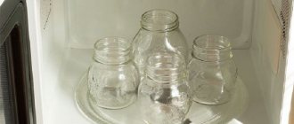 How to sterilize jars in the microwave?