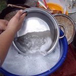 Washing aluminum cookware